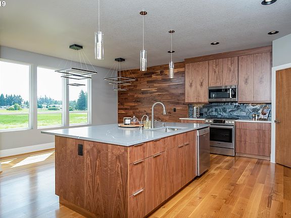 5th image of 8505 NE 39th Ave