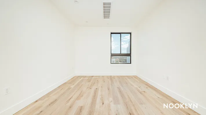 Rented by Nooklyn NYC LLC | media 52