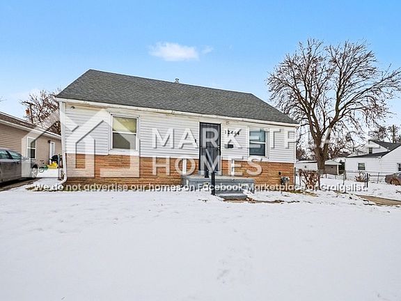 3rd image of 12444 Sarsfield Ave