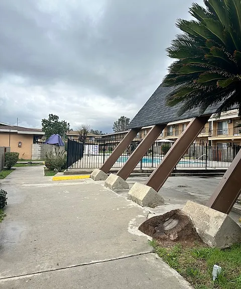 Del Rosa Palms Apartments — Photo 12