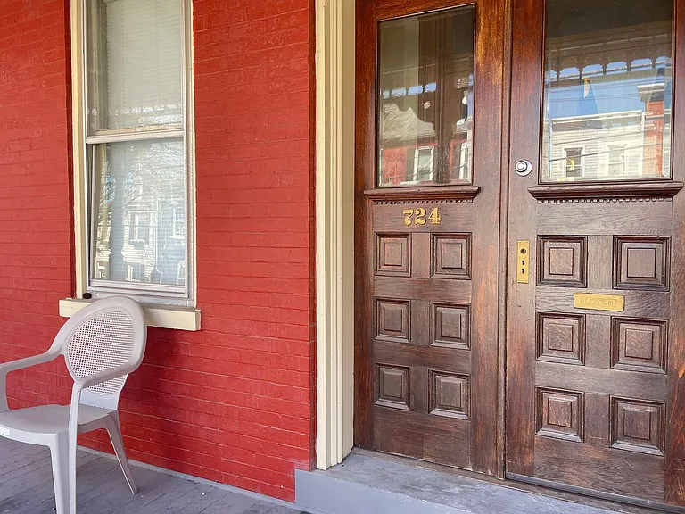 724 1st St. — Photo 13