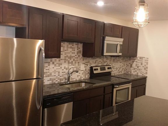 2nd image of 1975 Wilson Ave Fl 2nd