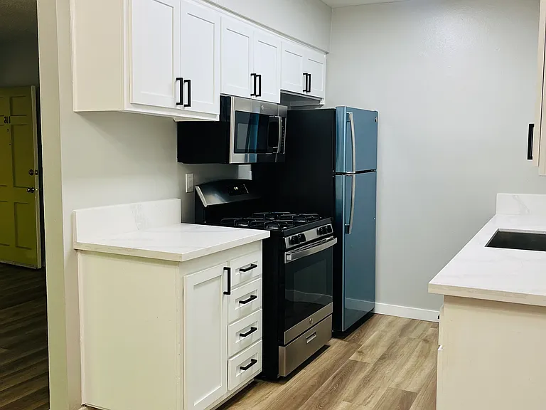 10565 Haddon Ave #311 — Photo 5