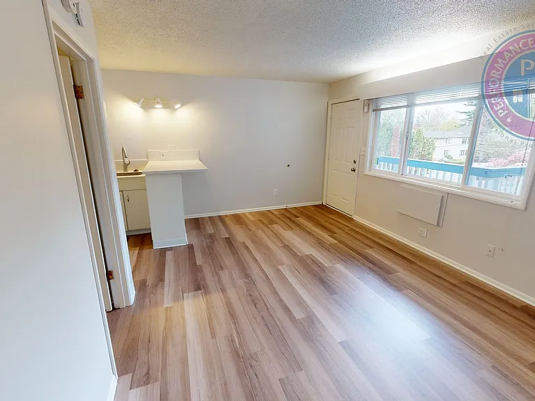 525 SE 28th Ave #110 — Photo 6