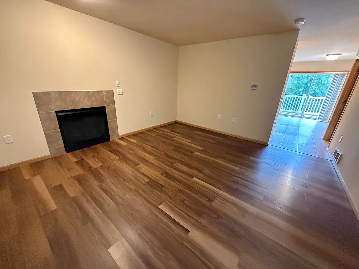 2 bed, 1.5 bath, 1150 sqft, $1,995 — Photo 2