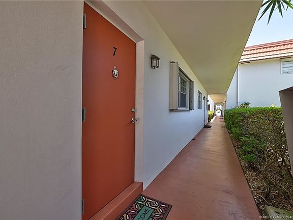 4th image of 2600 SE Ocean Blvd APT X7