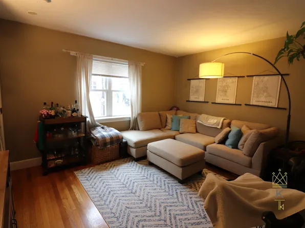30 Beechcroft St APT 1, Boston, MA 02135