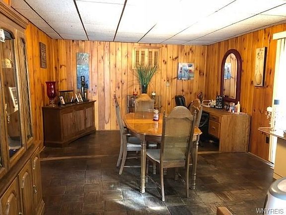 3rd image of 341 East St