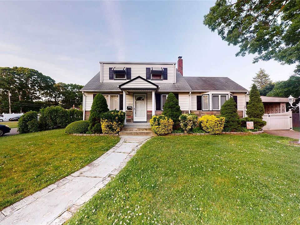 1st image of 125 Carroll Ave