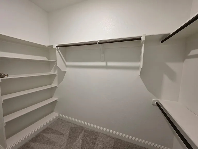 MBATH HER CLOSET