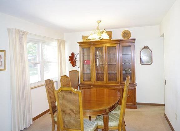 4th image of 3 Saratoga Ct
