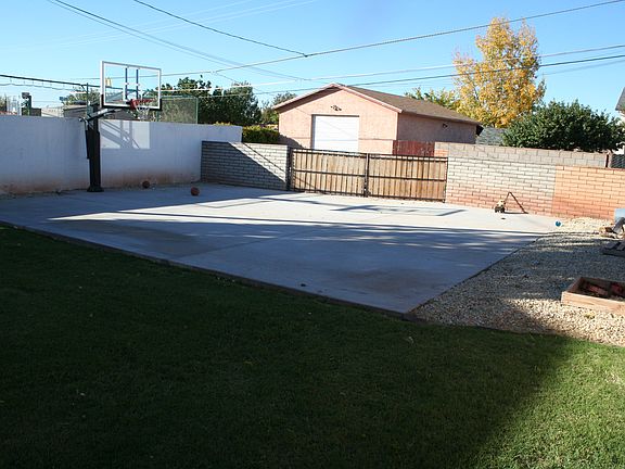 4th image of 1501 N Warren Ave