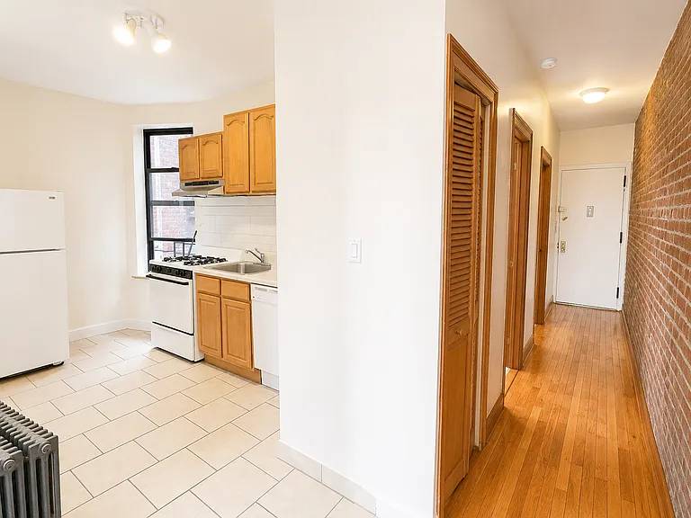 122 La Salle St #6 — Photo 6