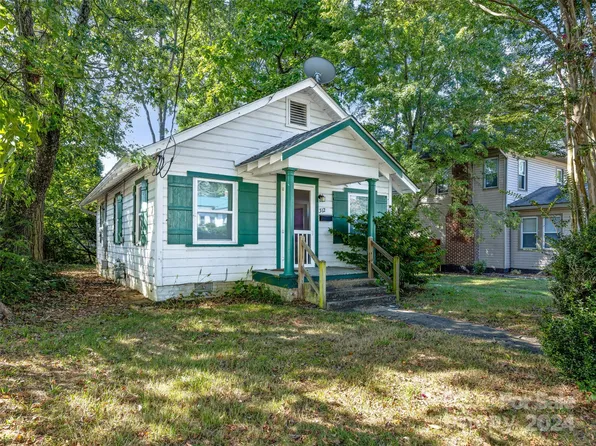 312 W Allen St, Hendersonville, NC 28739