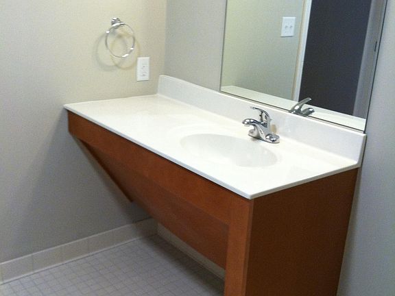 2nd image of 793 Oak St APT 106