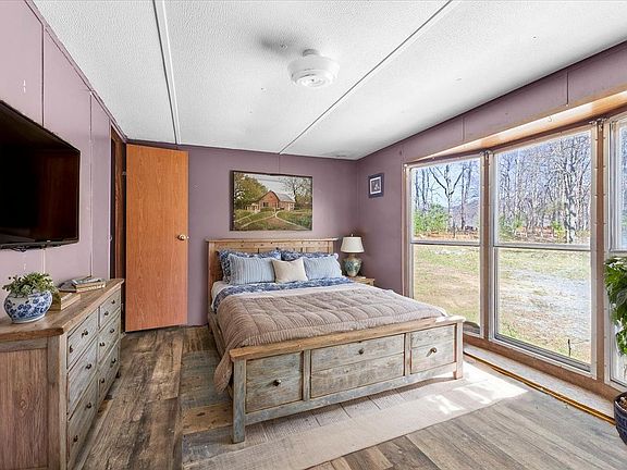 5th image of 1165 Crouch Rd