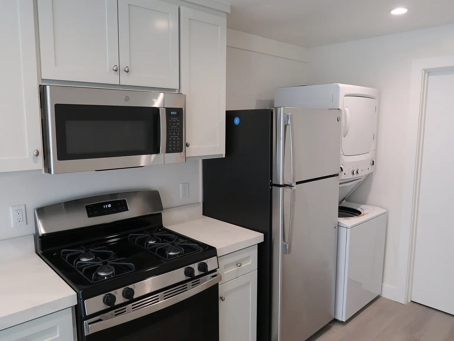 Studio, 400 sqft, $2,250 — Photo 2