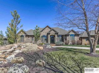 18802 Honeysuckle Dr, Omaha, NE 68154
