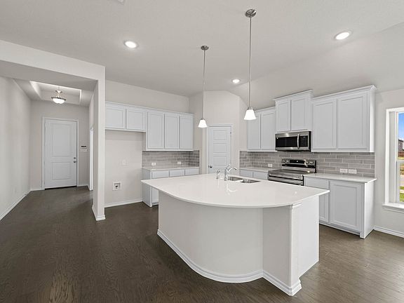 5th image of 10301 Tapioca St