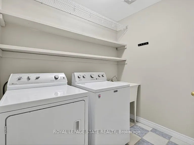 97 Sunvale Pl #4 — Photo 38