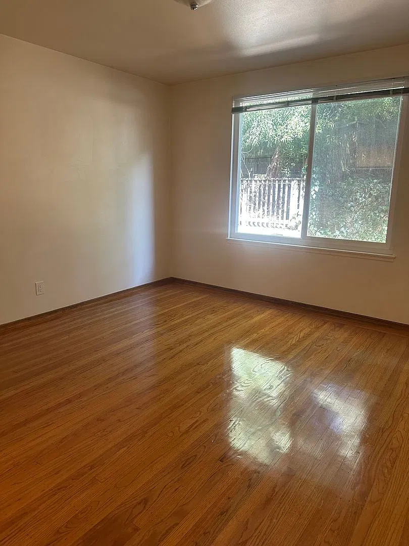 774 Monterey Blvd — Photo 4