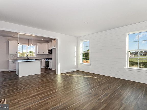 3rd image of 100 Eagle Pkwy
