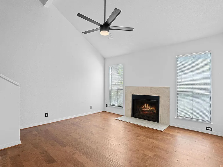 6513 Cat Creek Trl — Photo 3