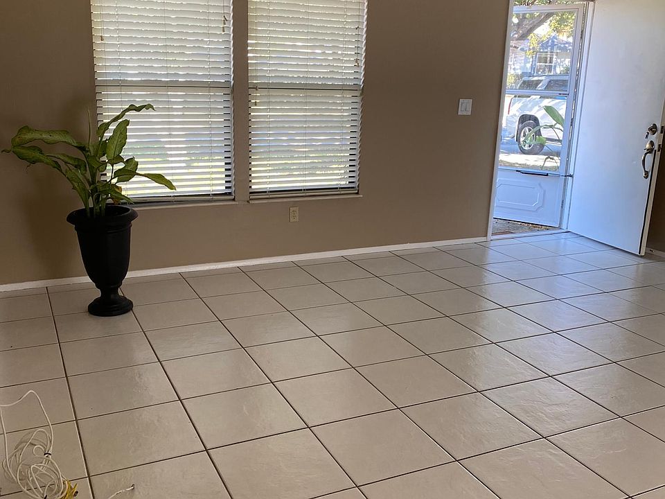 1st image of 1049 Pepperidge Dr