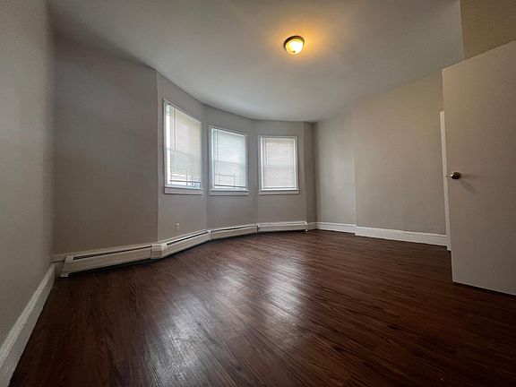 2nd image of 782 Ocean Ave APT 3L
