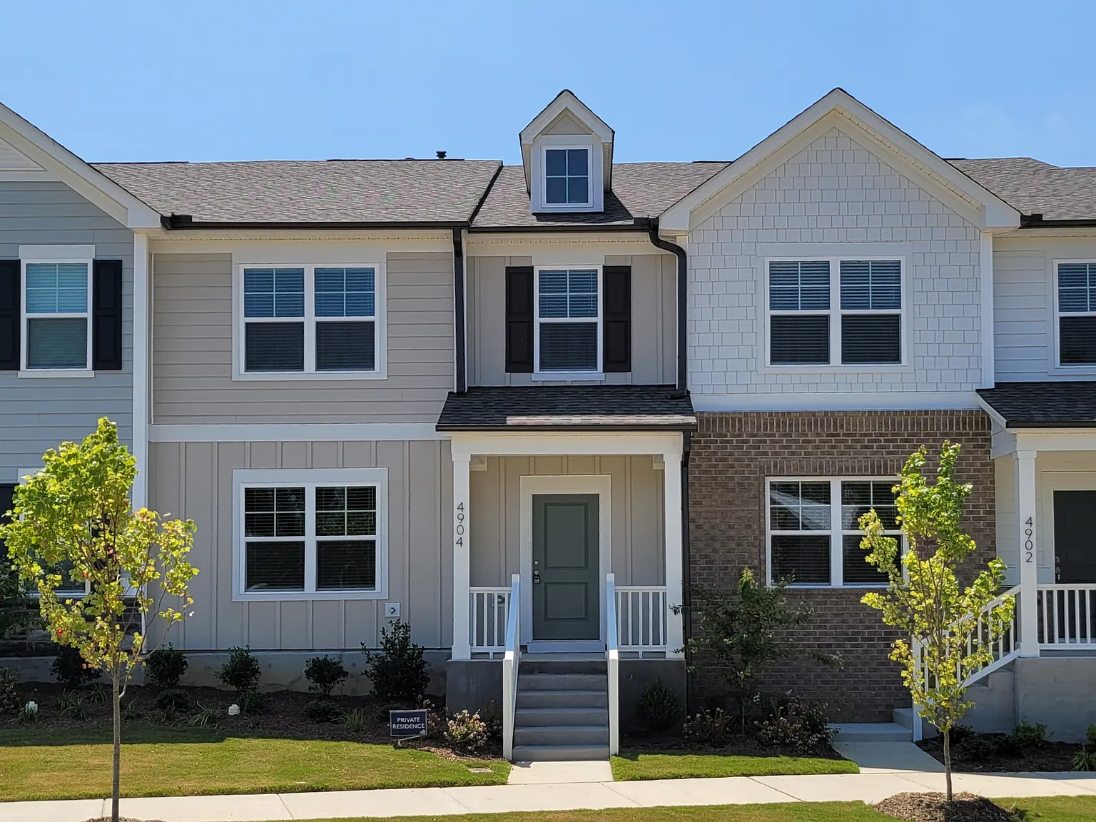 3 bed, 2.5 bath, 1735 sqft, $1,980 — Photo 1