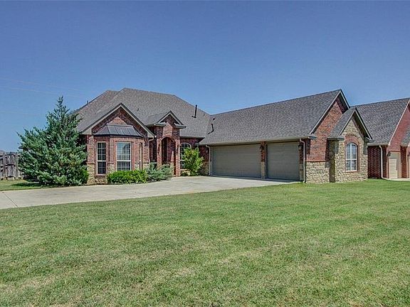 2nd image of 601 Summit Hollow Dr