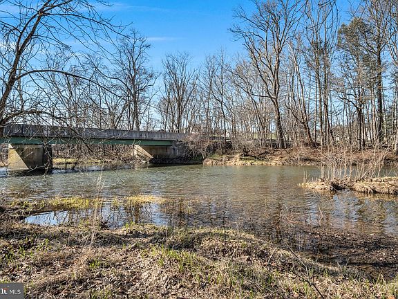 2nd image of 6501 Creek Rd