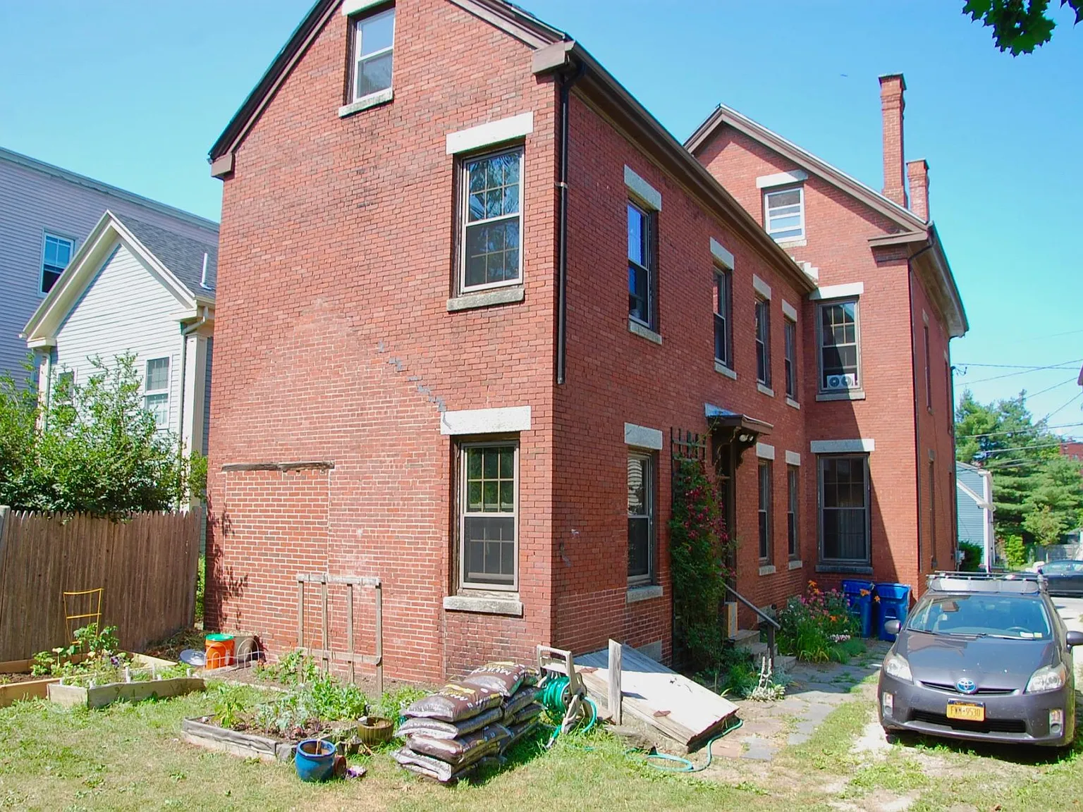 2 bed, 1000 sqft, $2,400 — Photo 4