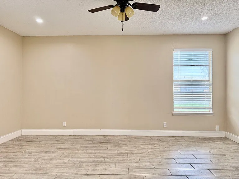 1604 E Pine Ave — Photo 11