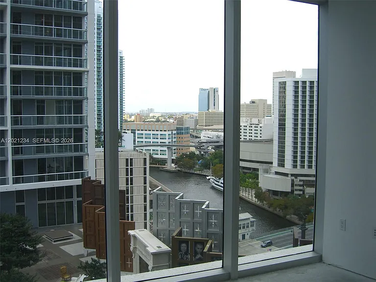 475 Brickell Ave #1910 — Photo 7