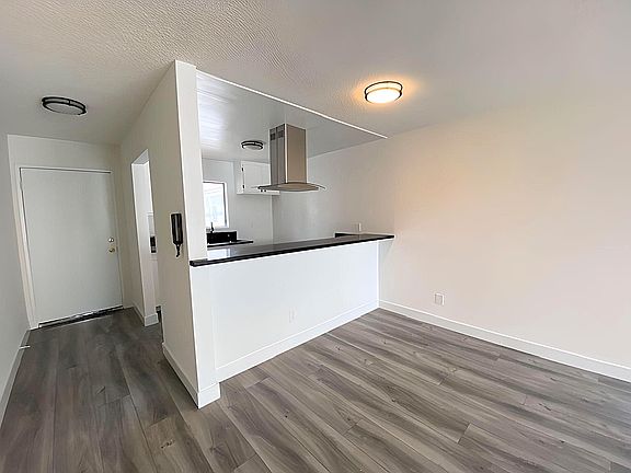 2nd image of 767 Redondo Ave APT 203