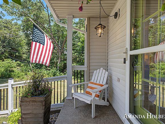5th image of 6576 Ramsdell Dr NE