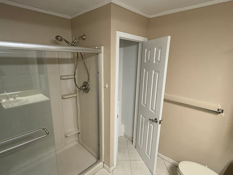 Master bedroom bathroom