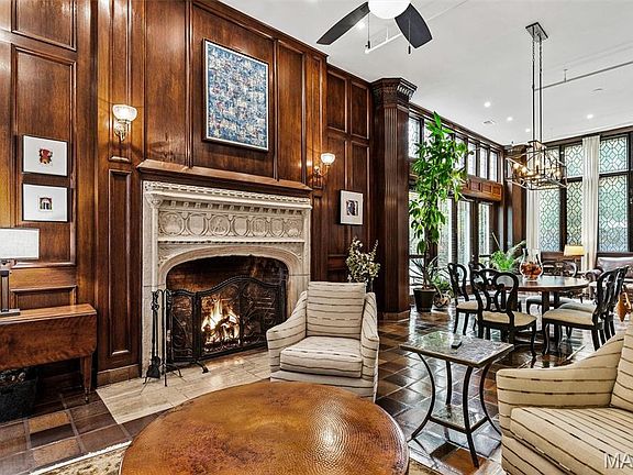 3rd image of 4100 Laclede Ave APT 114