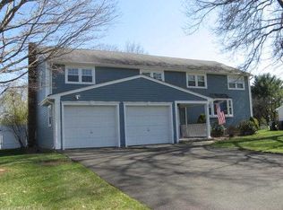 895 Cloverdale Cir, Wethersfield, CT 06109