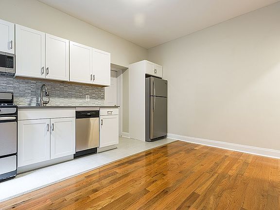 3rd image of 3064 34th St APT 2D