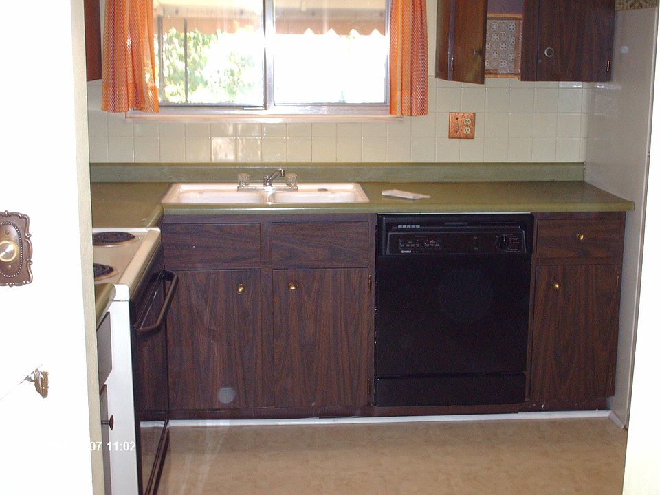 2nd image of 8439 Fenton St