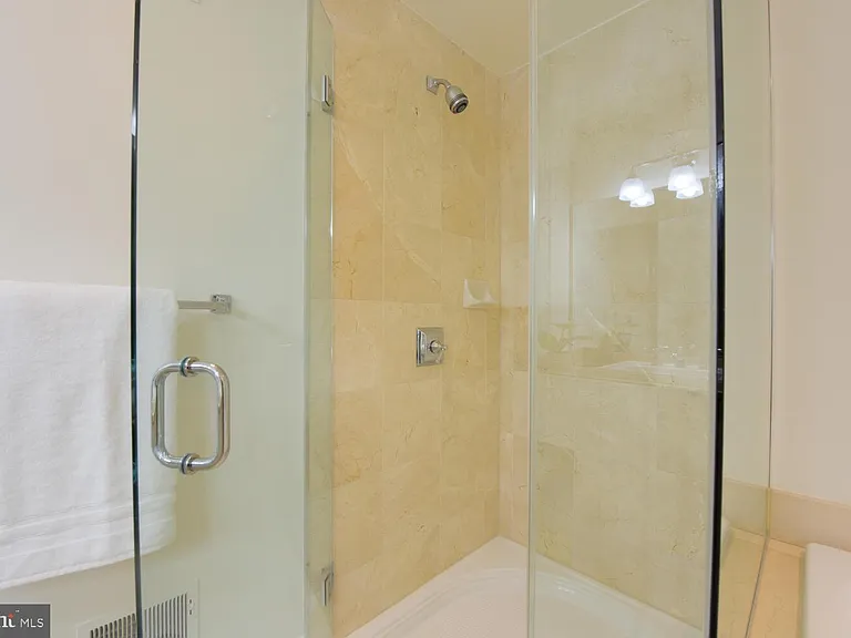 720 Potomac St — Photo 26