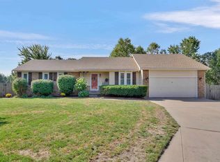 324 N Valleyview Ct, Andover, KS 67002