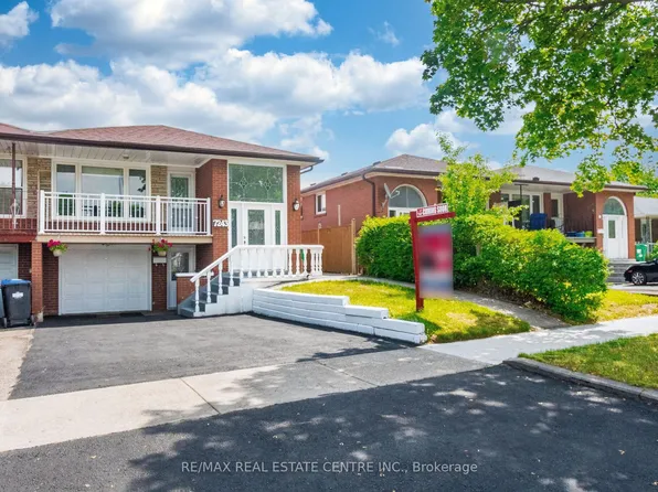 7243 Reindeer Dr, Mississauga, ON L4T 2M6