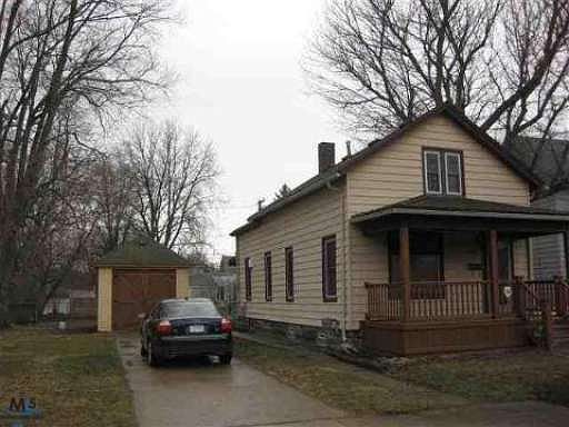 2nd image of 135 Grand Ave