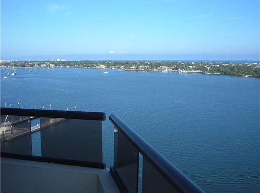 3rd image of 100 Lakeshore Dr APT 953