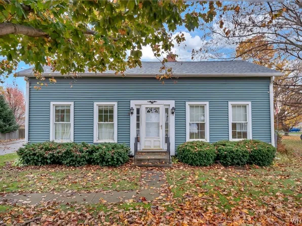 7153 Sisson Hwy, Hamburg, NY 14075