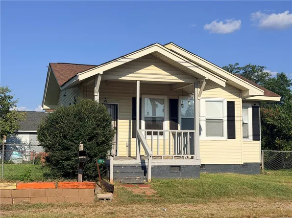 901 Goddard Ave, Seneca, SC 29678