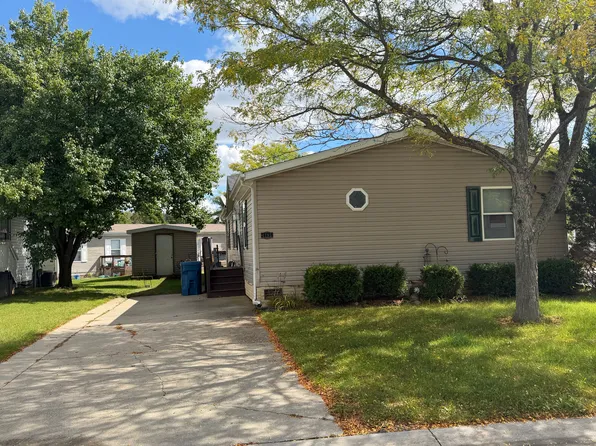 1795 Northview Dr, Lapeer, MI 48446